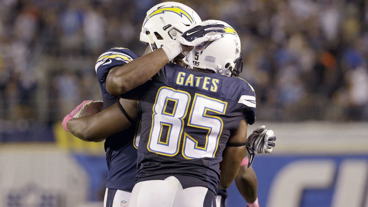 Chargers stunned by Pittsburgh in front of pro-Steelers crowd